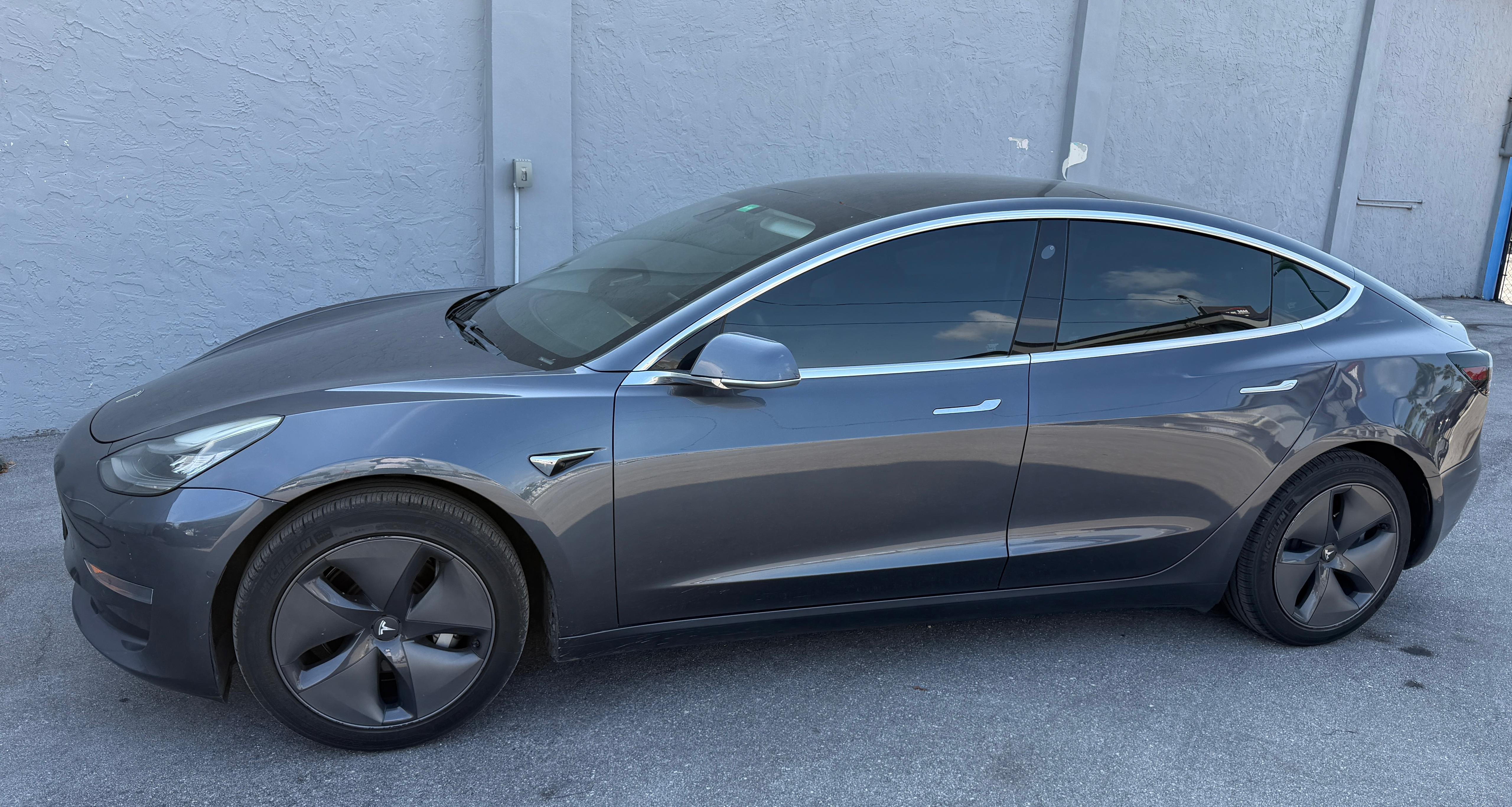 Tesla Model 3 1